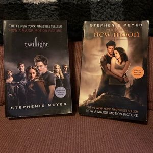 Twilight and New Moon paperback book bundle
